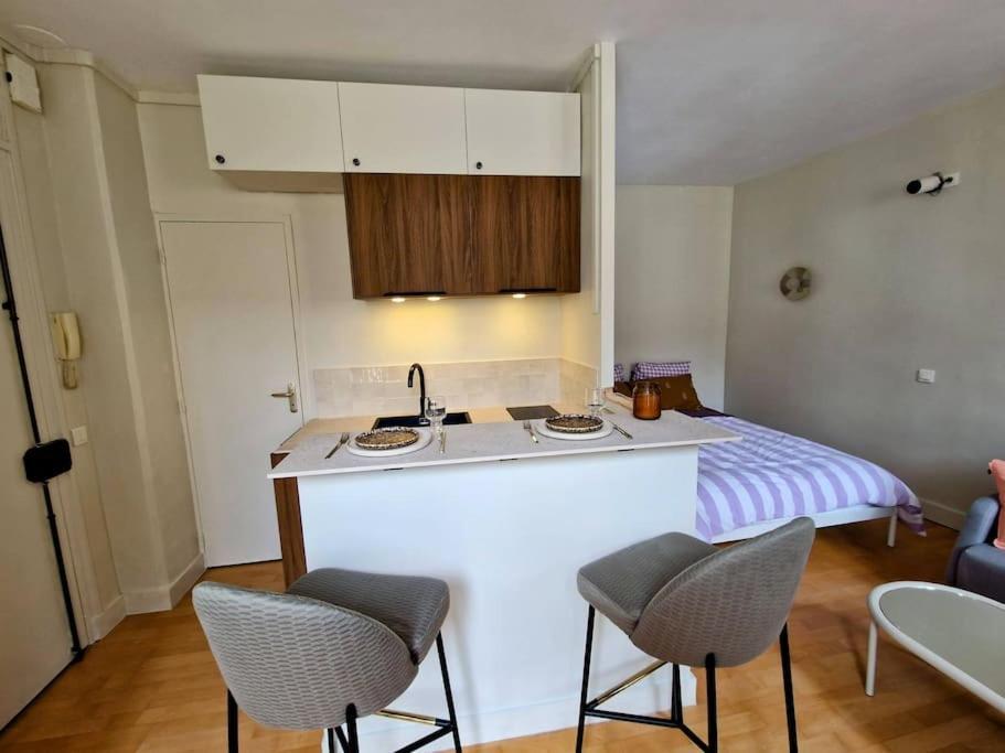 Studio Calme Et Ensoleille Entierement Renove Apartamento Paris Exterior foto