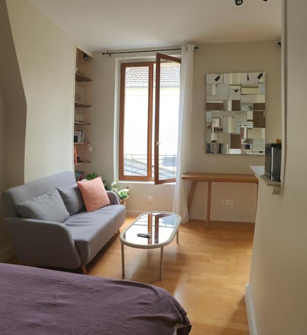 Studio Calme Et Ensoleille Entierement Renove Apartamento Paris Exterior foto